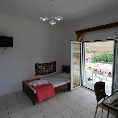 Cozy - Spacious Garden Retreats Apartament Erétria