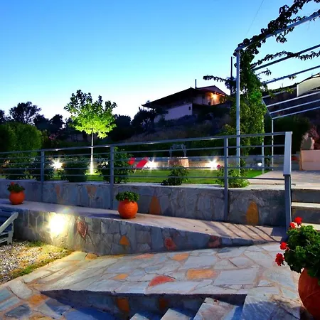 Apartament Cozy - Spacious Garden Retreats Erétria